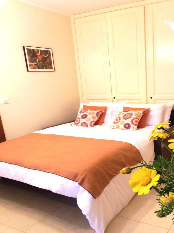 Nerissa Holiday Apartment Милаццо Экстерьер фото
