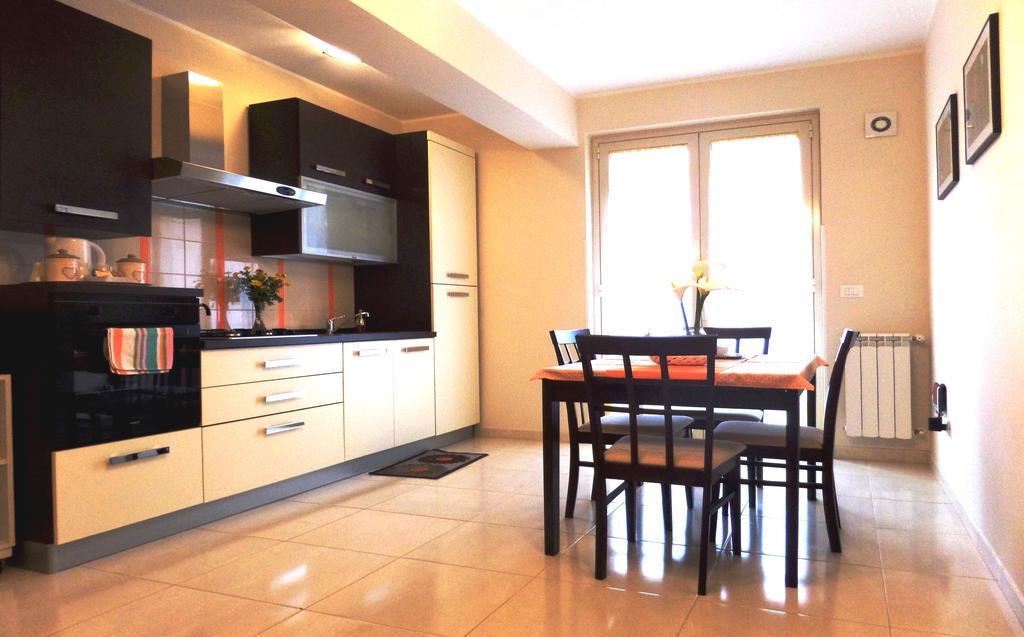 Nerissa Holiday Apartment Милаццо Экстерьер фото
